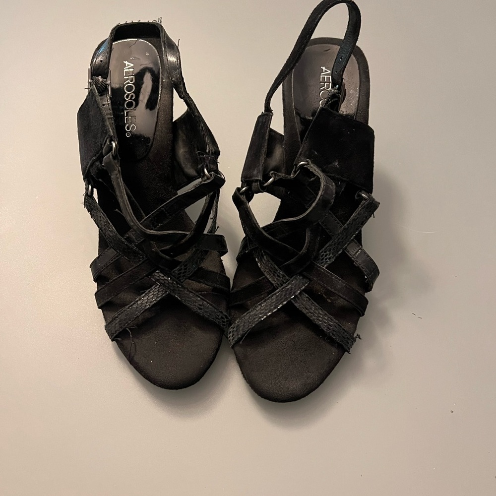 Sandles